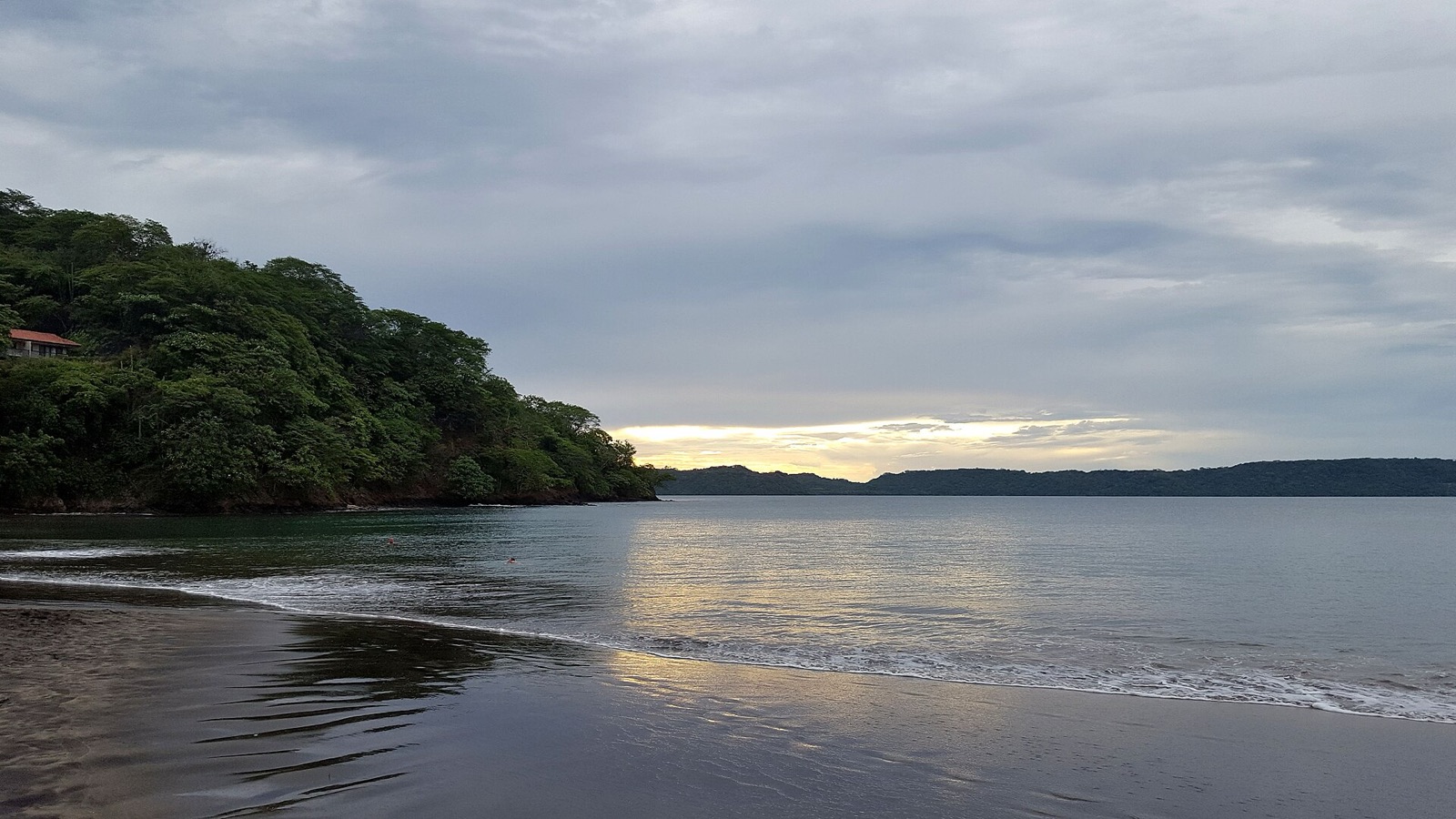 Calm water in Bahía Culebra on the Papagayo Peninsula