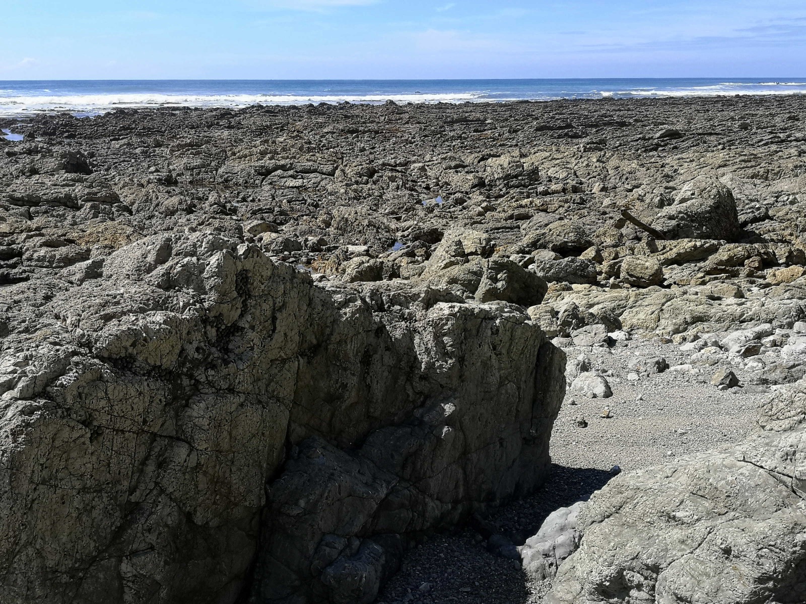 Rocks at low tide on Playa Sámara